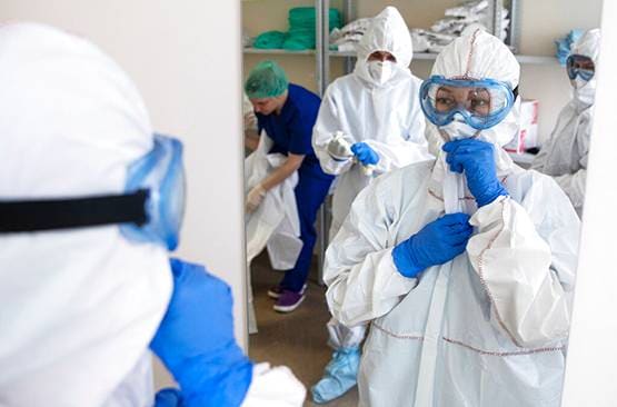 कोरोना: वेंटिलेटर पर था पति, 3 घंटे पत्नी से मुलाकात, फिर चमत्कार