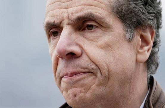 US: नर्स का दावा- वेंटिलेटर पर डालकर कोरोना मरीजों को मारा जा रहा