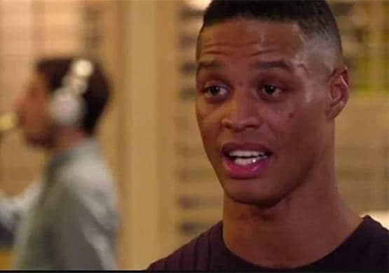 नियम तोड़कर मॉडल संग पूल पार्टी कर रहे थे विदेशी, लोग बोले- शर्म करो