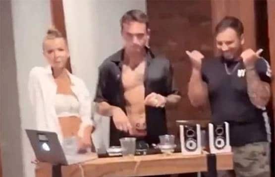 नियम तोड़कर मॉडल संग पूल पार्टी कर रहे थे विदेशी, लोग बोले- शर्म करो