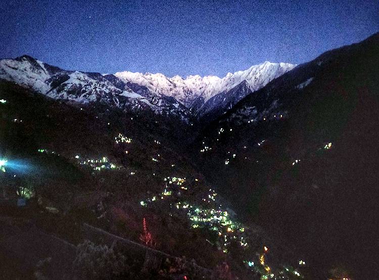 लॉकडाउन में इतना साफ हुआ आसमान कि श्रीनगर से दिखा पीर पंजाल