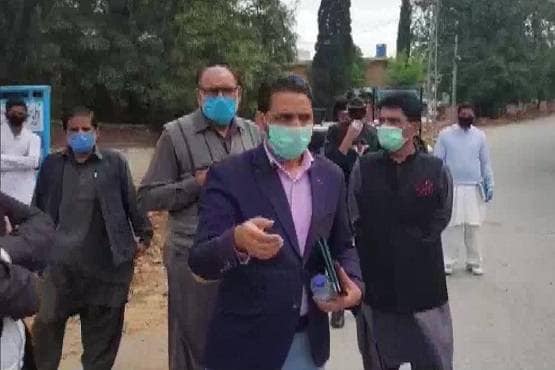 कोरोना के कहर में पाप! PoK में राहत सामग्री के पैसे वसूल रहा पाक