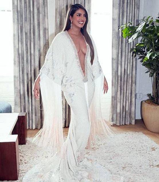 जब प्र‍ियंका का पीछा करते थे लड़के, पिता ने टाइट कपड़े पहनने पर लगाई पाबंदी