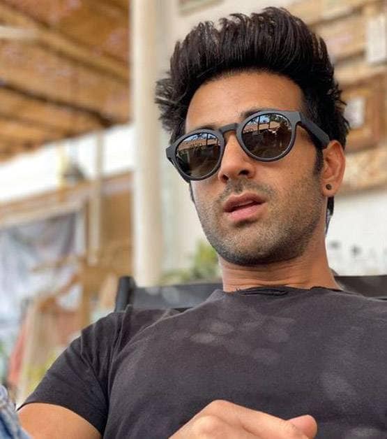 लॉकडाउन में ऐसे समय बिता रहे हैं लवबर्ड्स पुलक‍ित-कृति, शेयर की फोटो