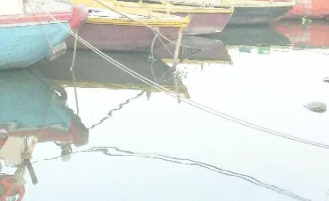 कोरोना: लॉकडाउन से घटी गंदगी, निर्मल होने लगीं गंगा और यमुना