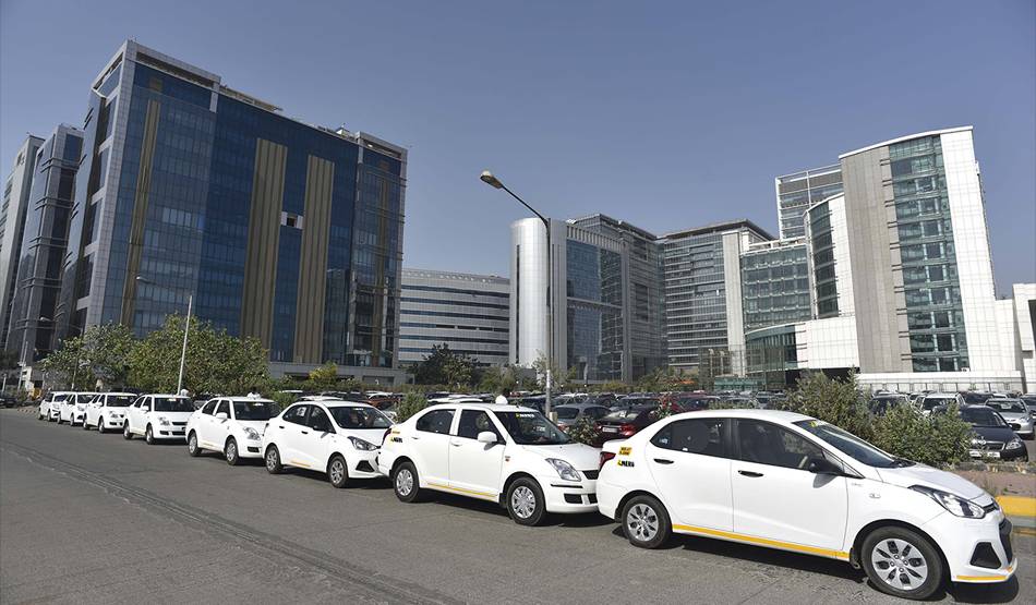 ड्राइविंग सीट पर बैठाकर 47 लाख की कार के साथ दफनाया गया ये नेता