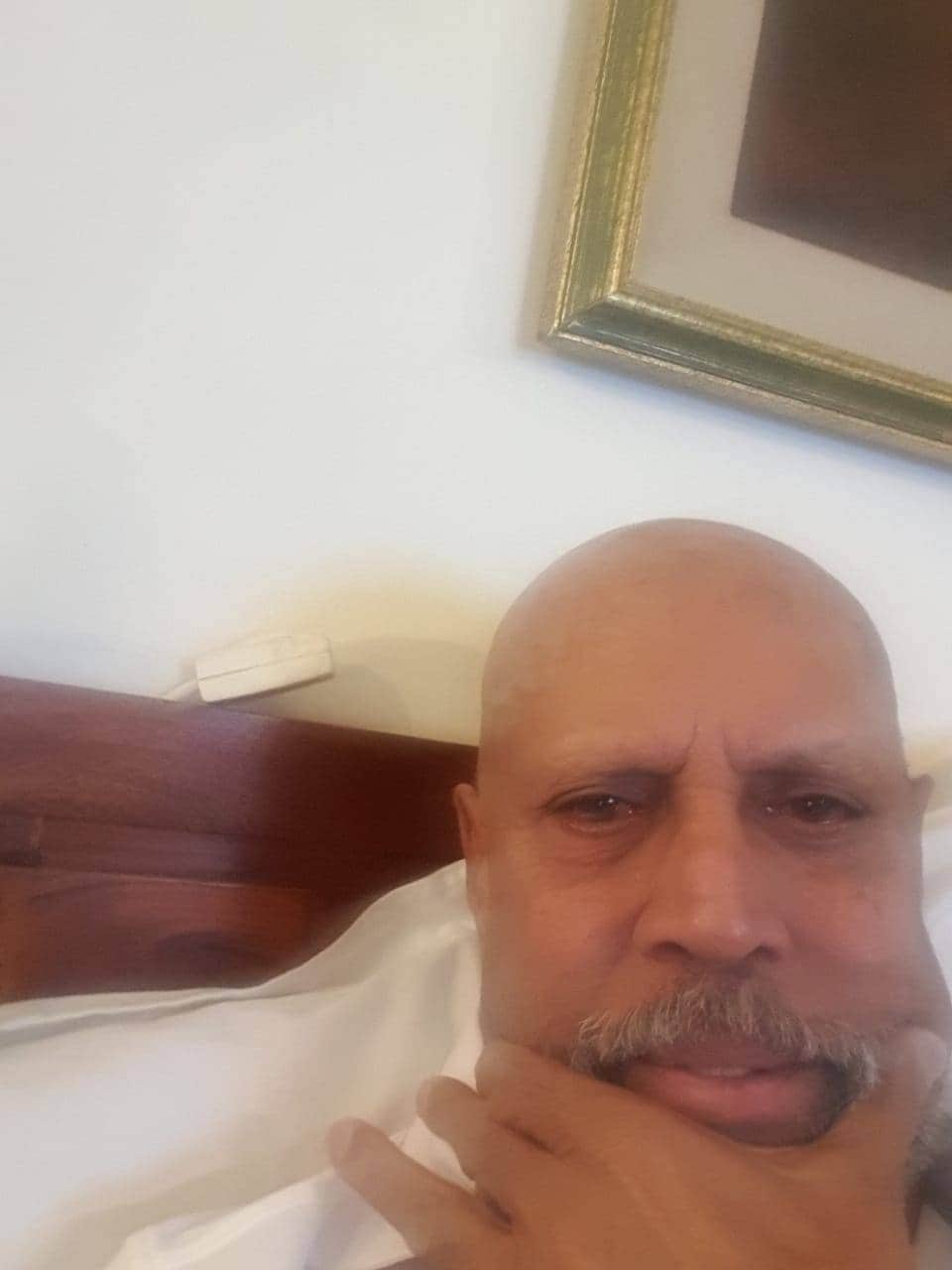 काले सूट और चश्मे में दिखा कपिल देव का अंदाज, गंजे लुक से चौंक गए फैंस