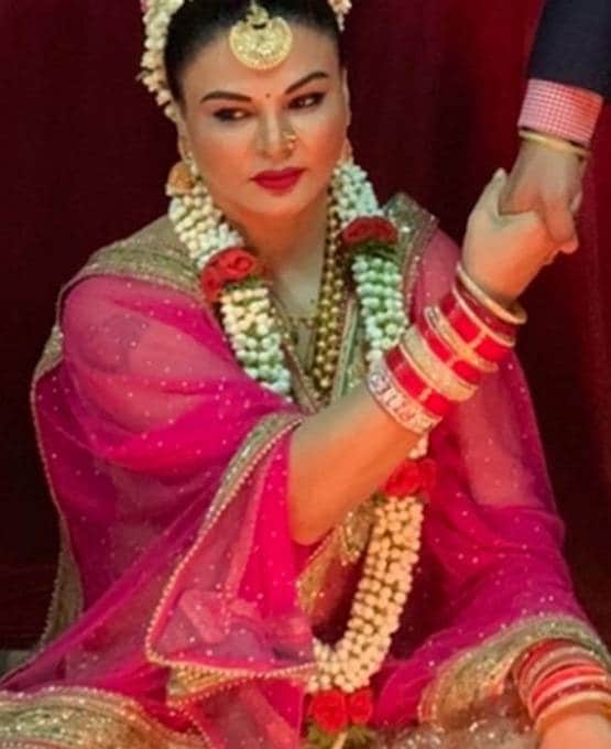 पति रितेश नहीं हितेश के नाम का राखी ने बनवाया टैटू, सवाल उठने पर दी सफाई