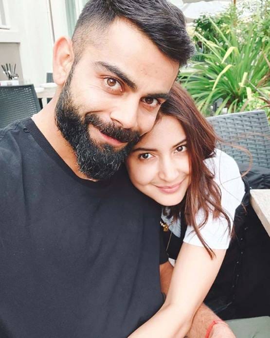 दीपि‍का-अनुष्का ने पतियों संग जलाया दीया, मांगी कोरोना दूर भगाने की दुआ