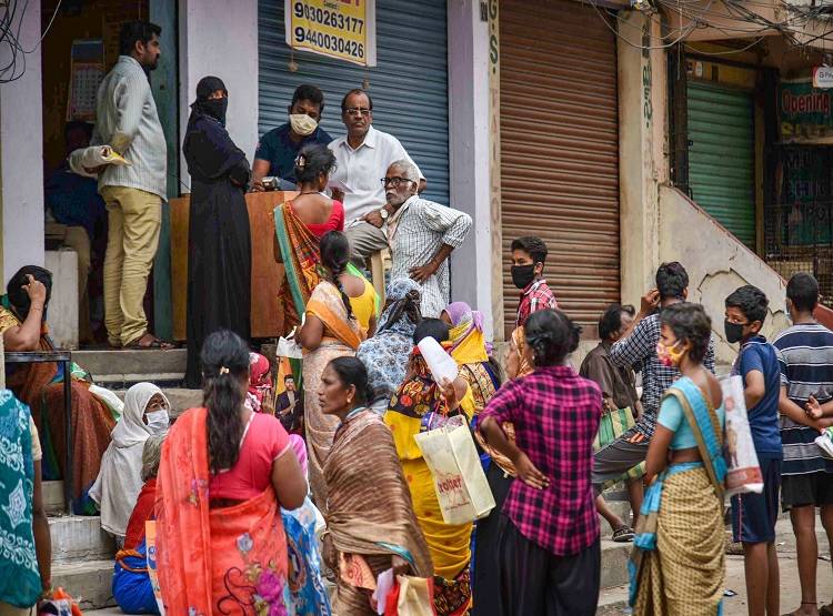 लॉकडाउन के बीच राज्यों तक पहुंचा राशन, 80 करोड़ लोगों को फ्री अनाज