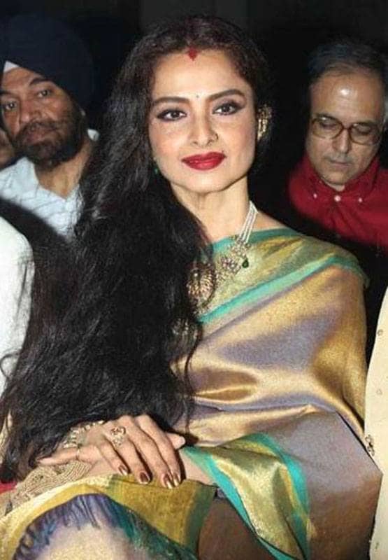 आलीशान है इन बॉलीवुड स्टार्स का घर, एक साथ रह सकते हैं कई परिवार