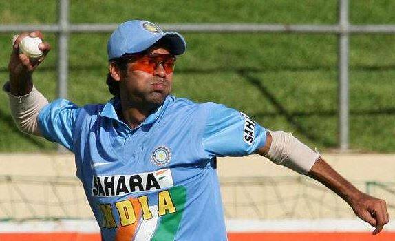 शोएब अख्तर की बॉलिंग को कैफ के बेटे ने बताया मामूली, मिला ये जवाब