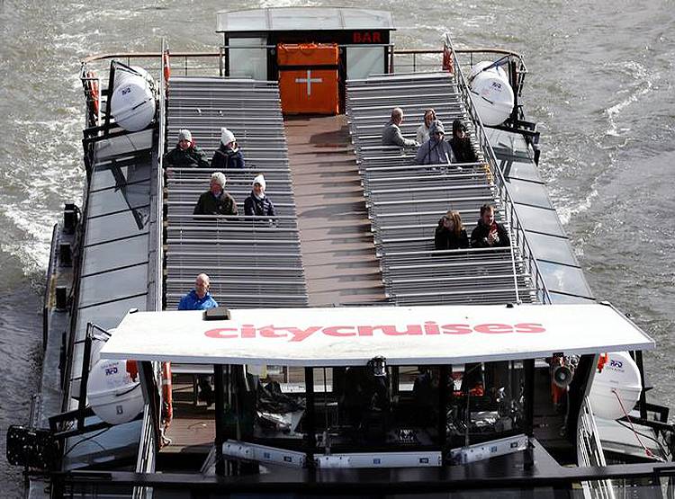 कोरोना के बीच बढ़ी ब्रिटेन की मुसीबत, मौसम में बदलाव से वैज्ञानिक हैरान