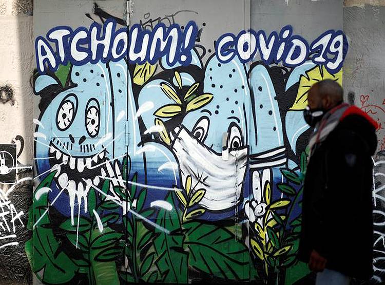 WHO ने बताया- कोरोना हवा से नहीं, छींकने और खांसने से फैलता है