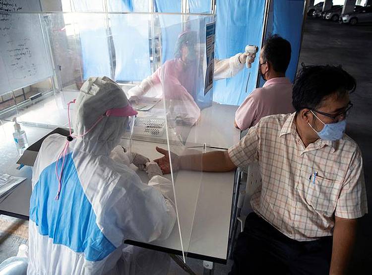 दिल्ली के इस अस्पताल में 2 डॉक्टर, 16 नर्सिंग स्टाफ कोरोना पॉजिटिव