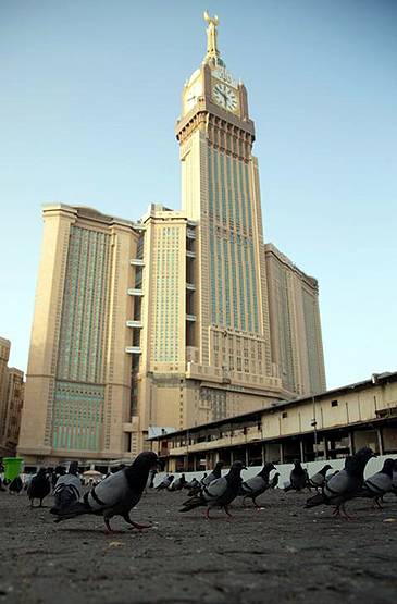 कोरोना से डरा सऊदी अरब, कहा-हमारे यहां 2 लाख के बीमार होने की आशंका