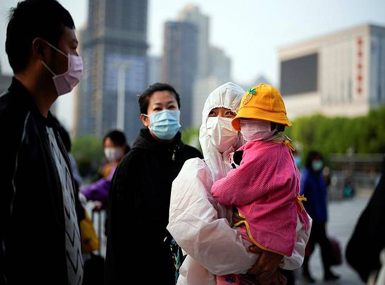 लॉकडाउन हटते ही आखिर लाखों लोग क्यों छोड़ रहे हैं वुहान शहर?