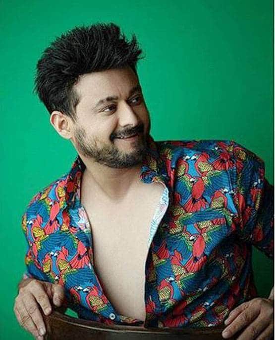 दो बार शादी के बंधन में बंधे हैं टीवी के श्रीकृष्ण, संयोग से दोनों ही पत्नियां डेंटिस्ट