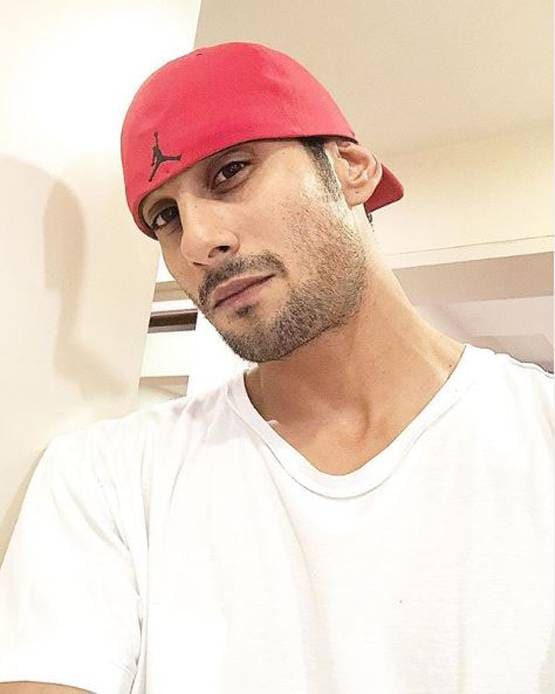 पति प्रती‍क बब्बर संग अनबन की खबरों पर भड़कीं सान्या सागर, कही ये बात