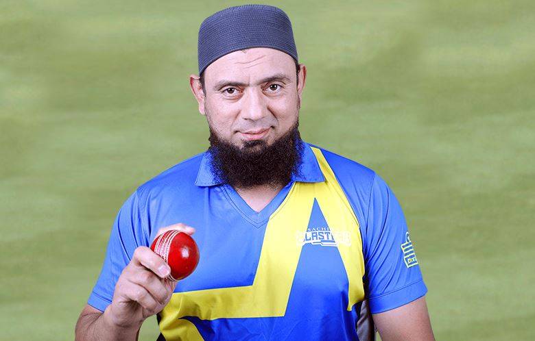 पिंक विग और लिपस्टिक लगा औरत बने PAK दिग्गज, फैंस बोले...