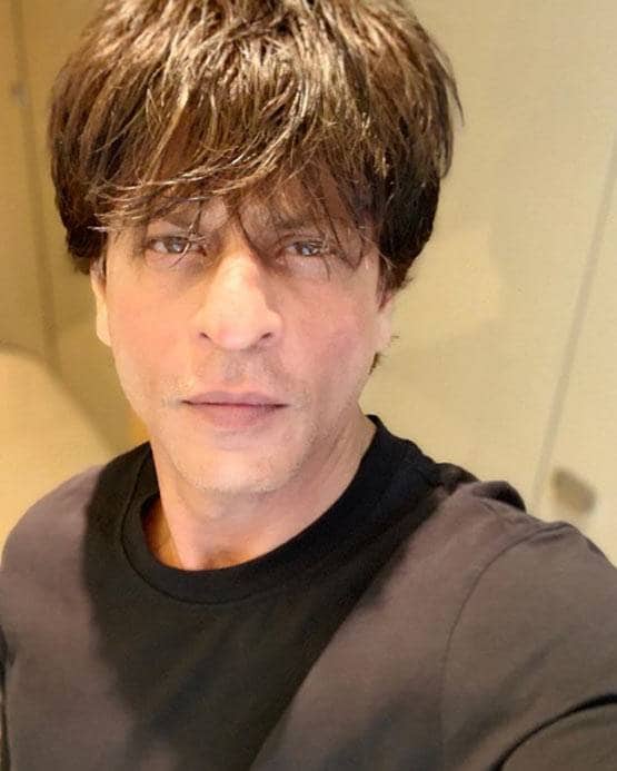 कोरोना पीड़ितों से लेकर मजदूरों तक, ये है शाहरुख के डोनेशन की पूरी लिस्ट