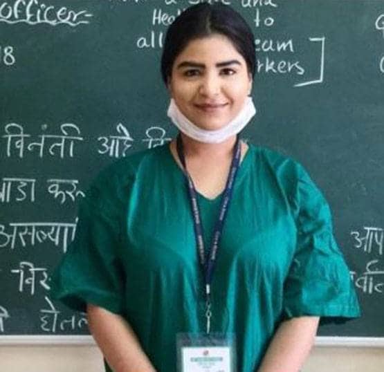 कोरोना के कहर में फील्ड पर उतरे ये स्टार्स, मेडिकल डिग्री का किया इस्तेमाल