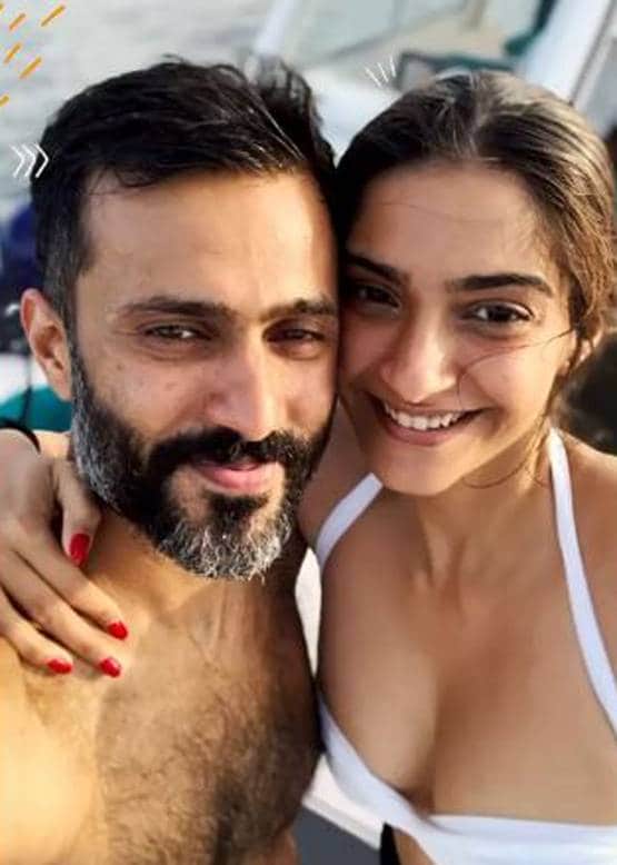 सोनम कपूर ने पति के लिए बनाई कुकीज, शरारत में कहा- 'सब खा जाऊंगी'