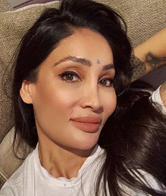 न्यूड फोटो पर सोफिया की सफाई, मैं यीशु की अवतार, मेरे पास हैं शक्तियां