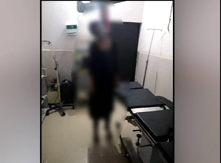 बिना शादी के मां बनी 17 साल की लड़की, ऑपरेशन थिएटर में ही लगा ली फांसी