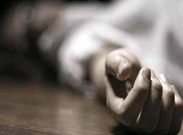 चाचा ने तमंचा देकर कहा- मां-भाई-बहन को मार दो, भतीजी ने किया सुसाइड