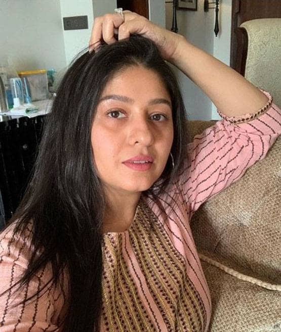 पति से अलग हुईं सिंगर सुन‍िध‍ि चौहान, टूटा आठ साल पुराना रिश्ता?