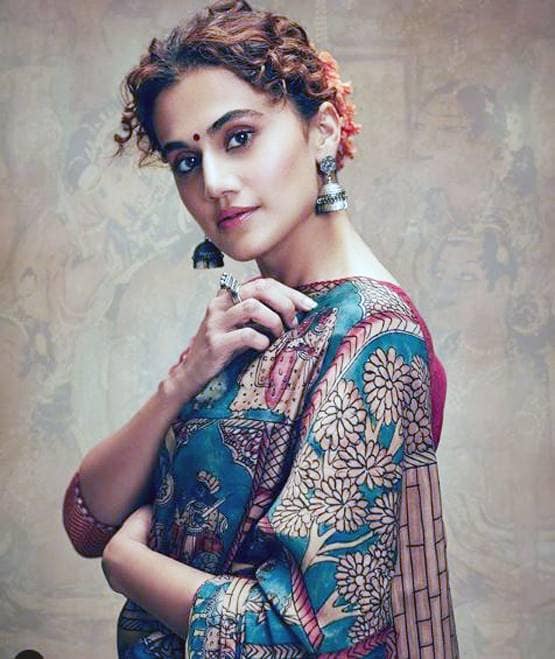 छोटे बालों में तापसी को देख सेलेब्स हैरान, कहा- ये क्या कर लिया