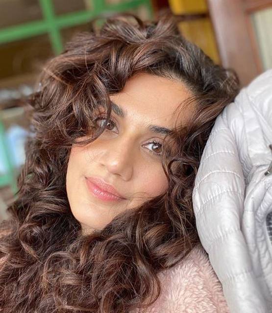 छोटे बालों में तापसी को देख सेलेब्स हैरान, कहा- ये क्या कर लिया