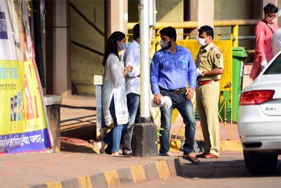 आलिया से करीना तक ऋषि कपूर को अलविदा कहने श्मशान पहुंचे ये सितारे