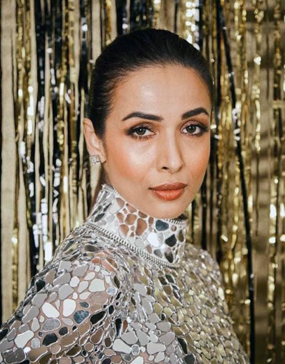 क्वारनटीन में कुकिंग का शौक पूरा कर रहीं मलाइका, बनाए बेसन के लड्डू