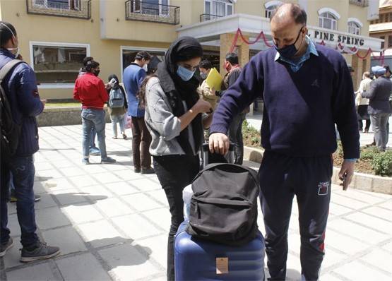 हमेशा गुलजार रहने वाले कश्मीर की लॉकडाउन ने ऐसे तोड़ दी कमर