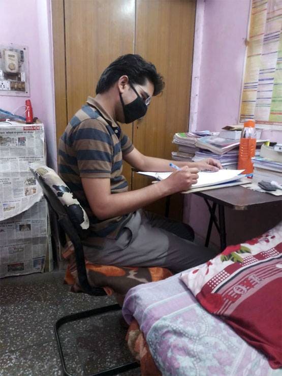 लॉकडाउन डायरीः रात-मैगी, दिन-दाल, मुखर्जी नगर में छात्रों का बुरा हाल