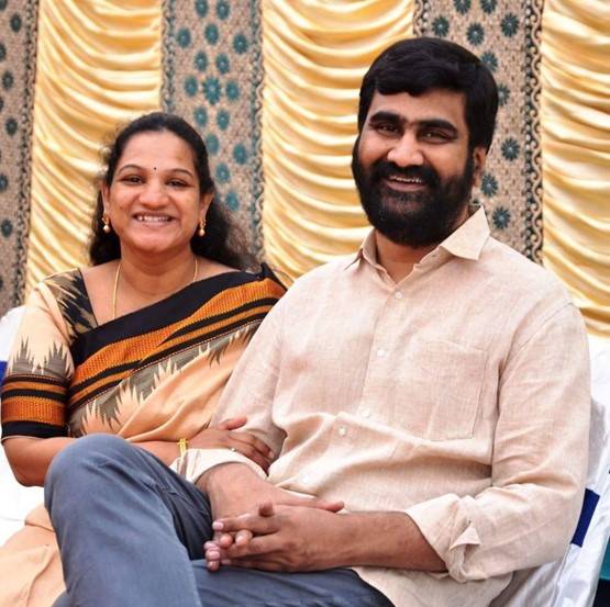 कौन हैं IAS सृजना, कोरोना फैला तो 22 दिन के बच्चे को लेकर ऑफिस पहुंचीं