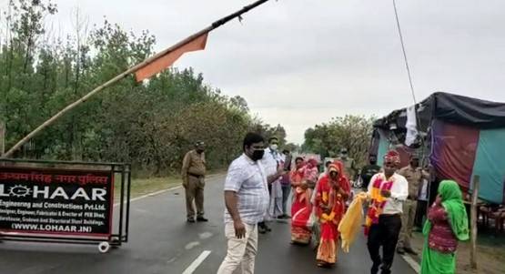 बॉर्डर पर शादी, चौकी पर मंडप, पुलिसकर्मी ने किया कन्यादान