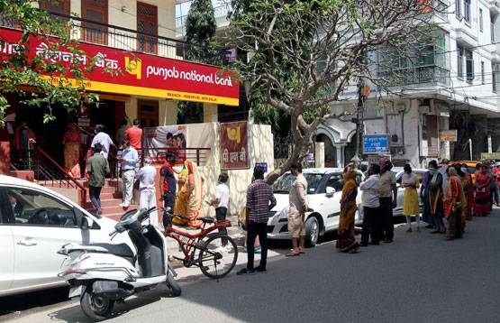 कोरोना का रेड जोन बदलकर ऐसे बनता है ऑरेंज-ग्रीन जोन, आप भी करें हेल्प