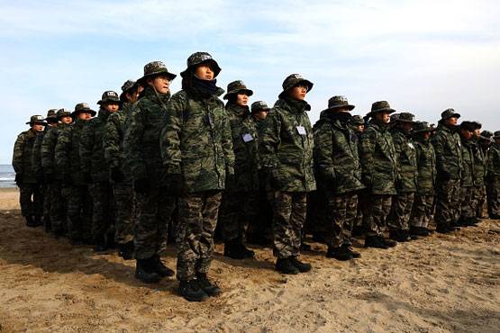 नॉर्थ कोरिया या साउथ कोरिया, जानिए कौन किससे दो हाथ आगे