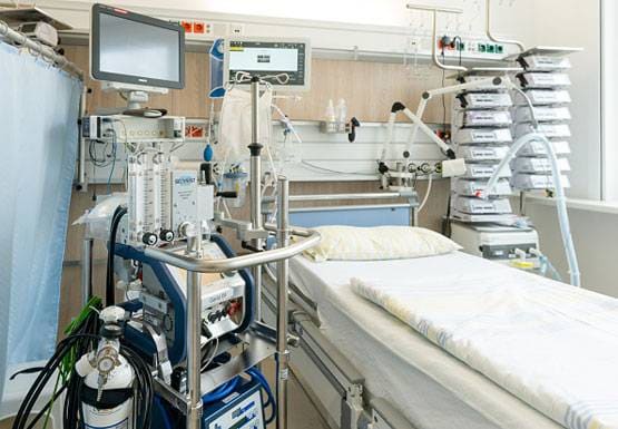 कोरोना: जो बनाते थे फार्मूला वन की तेज रफ्तार कारें, अब कर रहे ये काम