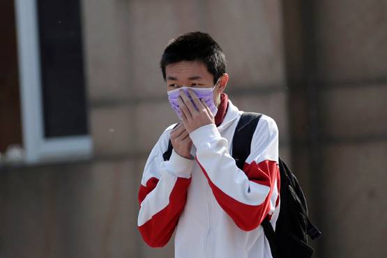 चीन में महीनों बाद खुले स्कूल, जानें क्या खास इंतजाम करके पहुंचे बच्चे