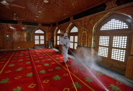 कौन हैं IAS राजेंद्र भट्ट, कोरोना से जंग में इनके जिले की हो रही चर्चा