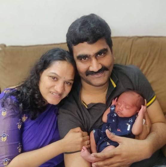 कौन हैं IAS सृजना, कोरोना फैला तो 22 दिन के बच्चे को लेकर ऑफिस पहुंचीं