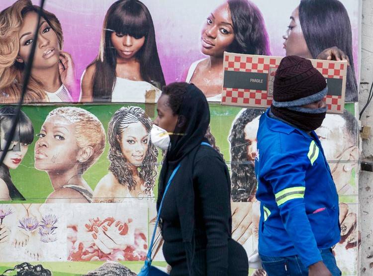 चीन पर अफ्रीकंस से भेदभाव का आरोप, घरों से निकाल होटलों में भेजा