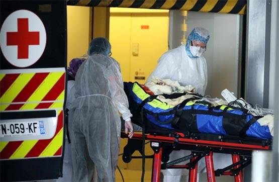 ग्लव्स पहनने के बाद भी हो सकता है कोरोना का अटैक, जानें वजह