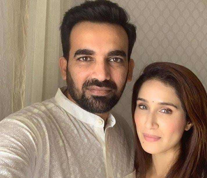 जहीर खान ने वाइफ सागरिका संग जलाए दीये, लोग याद दिलाने लगे धर्म