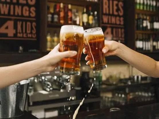 लॉकडाउन में नहीं मिली शराब तो तीन लोगों ने पिया वार्निश, तोड़ा दम