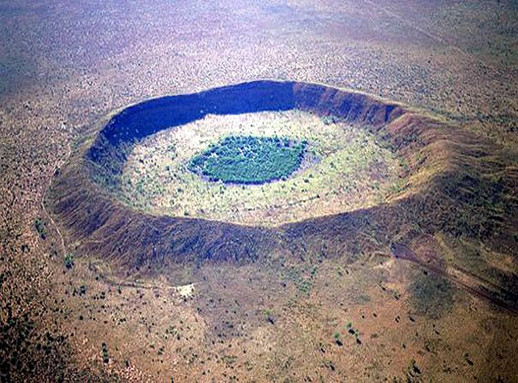 एस्टेरॉयड ने बनाए धरती में विशालकाय गड्ढे, कुछ तो कई किलोमीटर में फैले